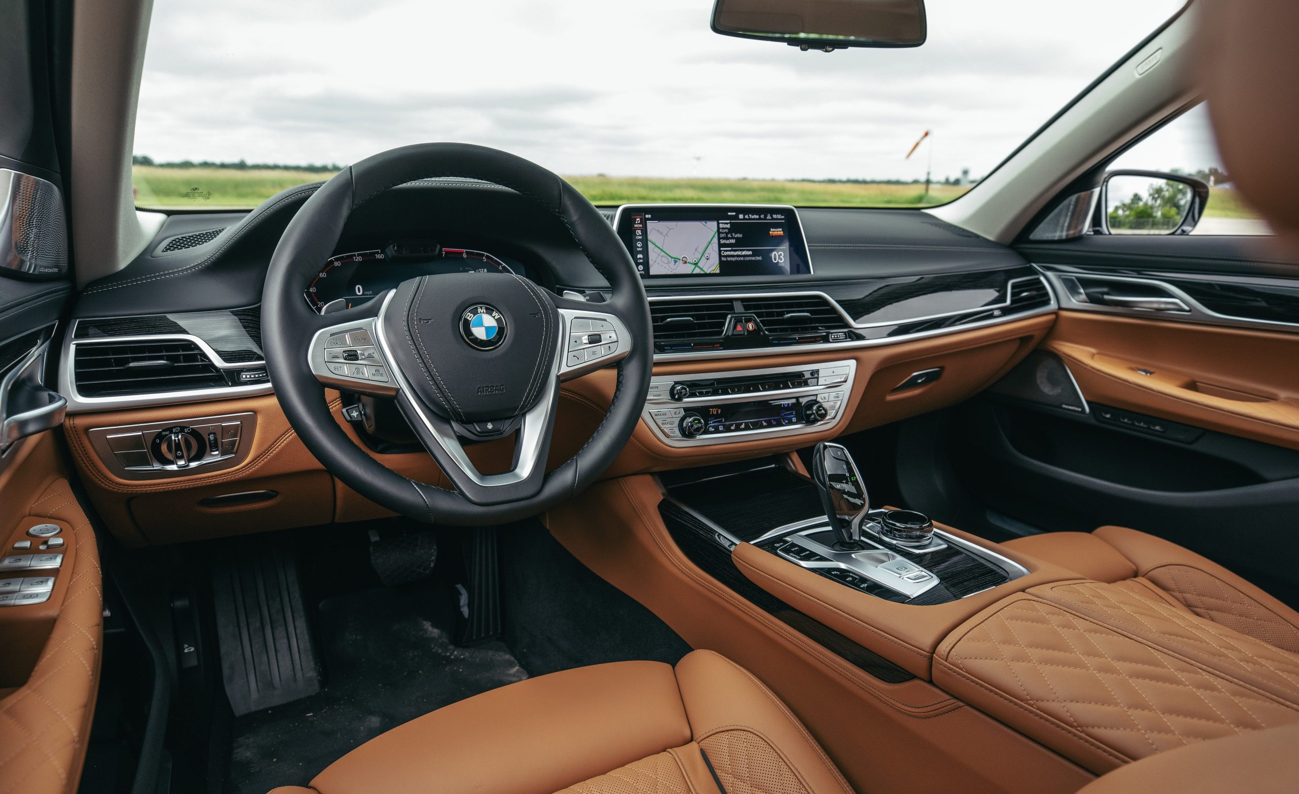 bmw 750i - Hình 4