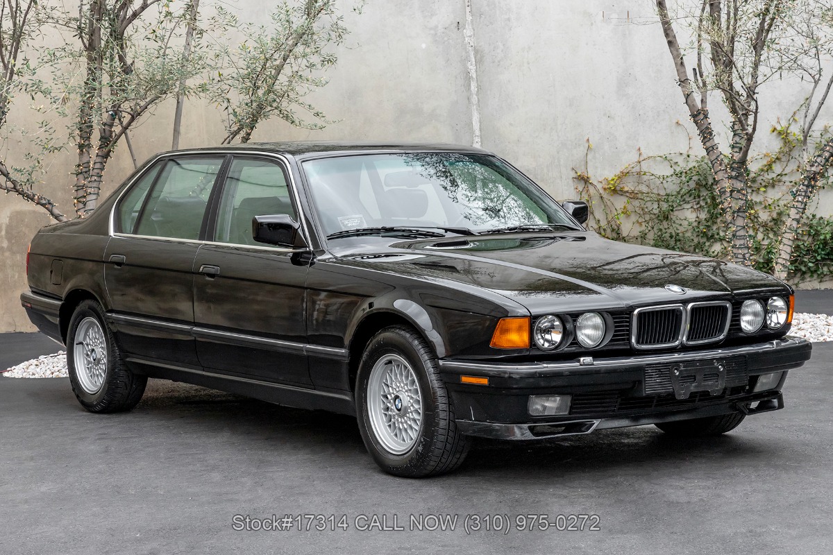 BMW 750il: Đỉnh Cao Xa Xỉ Và Sức Mạnh V8 Trong Lịch Sử Xe Hơi Đức 5 bmw 750il - Hình 1