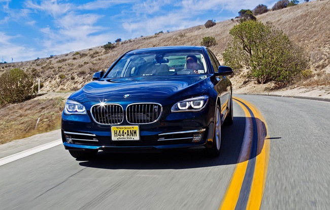BMW 760Li V12: Đỉnh Cao Xa Xỉ Và Sức Mạnh 12 Xi Lanh Huyền Thoại 4 bmw 760li v12 - Hình 2