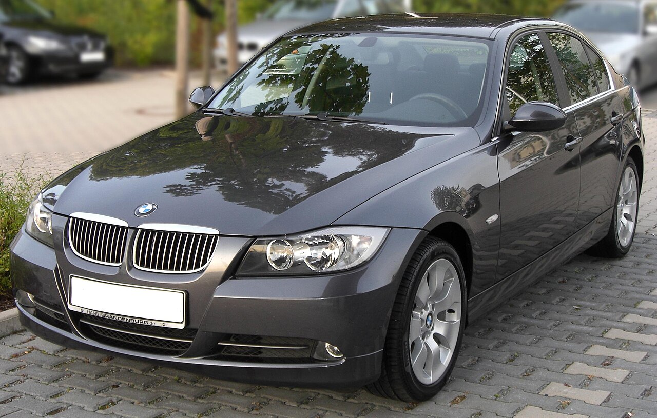 BMW 90: Hành Trình Khám Phá Dòng Xe Huyền Thoại Và Những Điều Cần Biết 2 bmw 90 - Hình 4