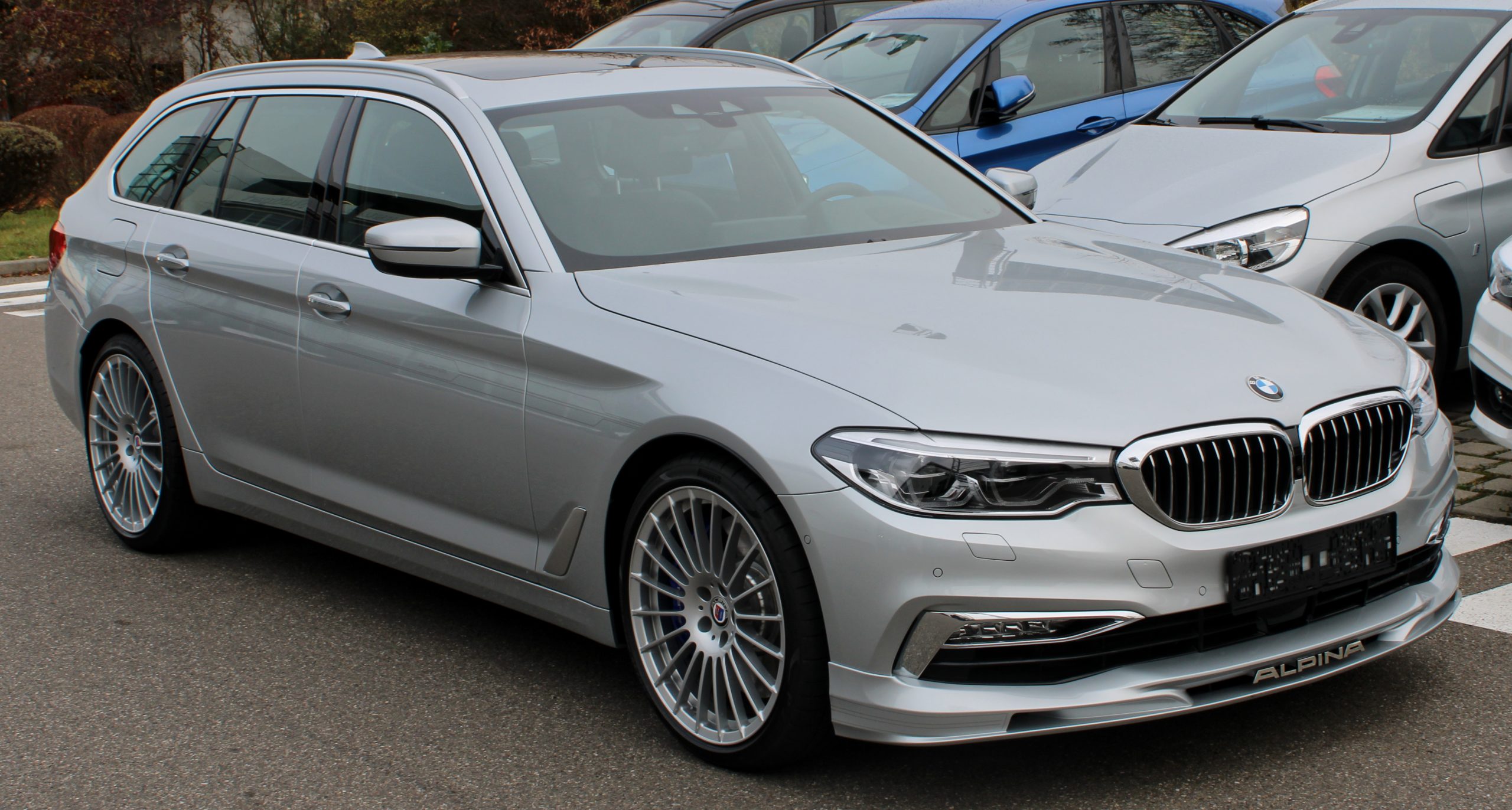 BMW B5: Đẳng Cấp Sedan Hiệu Suất Cao Đến Từ Bavaria 2 bmw b5 - Hình 3