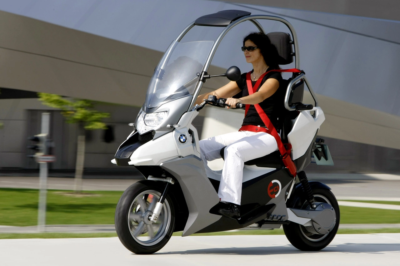 BMW C1: Huyền Thoại Xe Tay Ga Có Mái Che Duy Nhất Từ BMW 4 bmw c1 - Hình 2