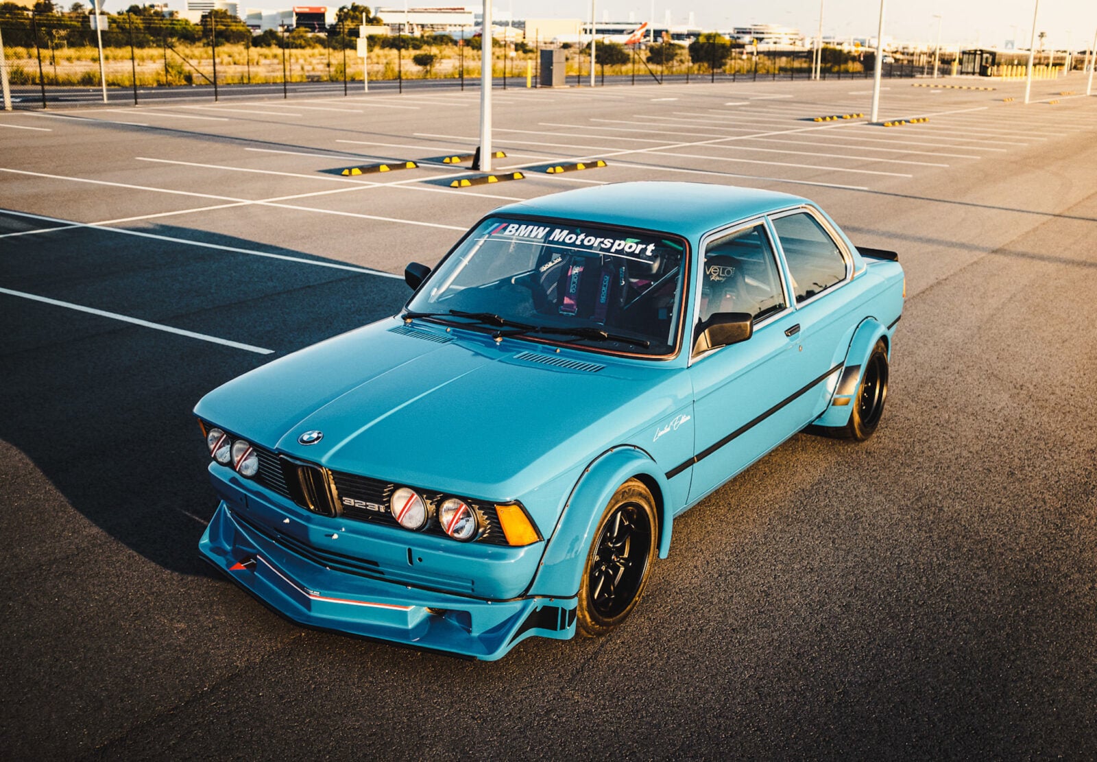 BMW E21: Huyền Thoại “Mũi Cá Mập” Định Hình Dòng Xe Thể Thao Hạng Sang 1 bmw e21 - Hình 5
