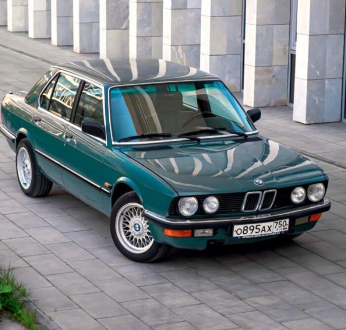 BMW E28: Huyền Thoại Sedan Hạng Sang Định Nghĩa Kỷ Nguyên 1980 4 bmw e28 - Hình 2