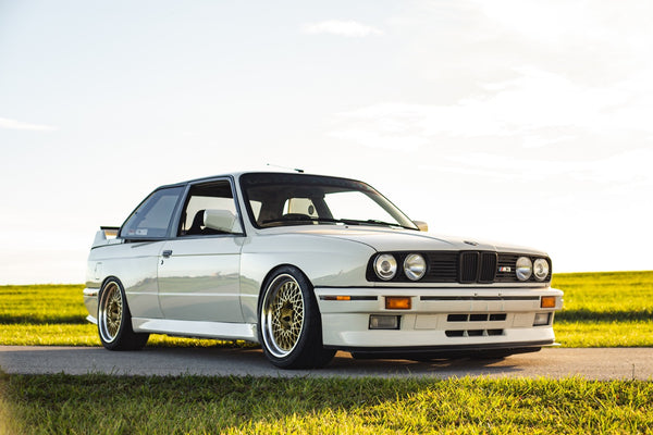 BMW E30: Huyền Thoại Mãi Xanh Trong Lòng Người Yêu Xe 1 bmw e30 - Hình 5