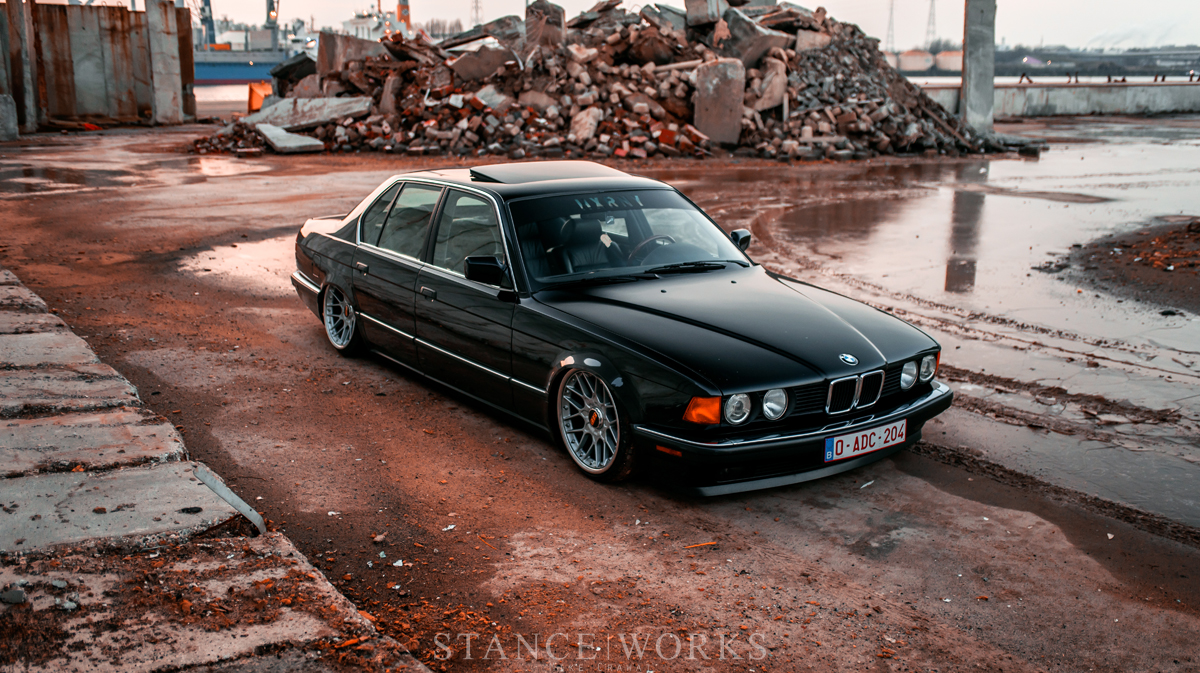 BMW E32: Huyền Thoại Xe Hơi Đức Và Những Điều Chưa Kể Về Dòng 7 Series Thế Hệ Thứ Hai 3 bmw e32 - Hình 2