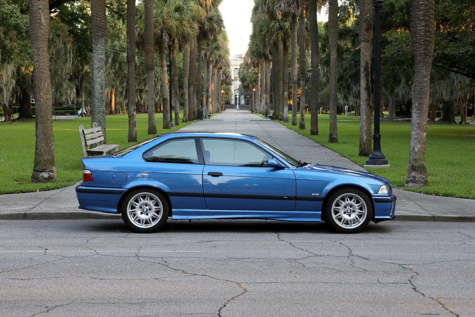 BMW E36 M3 Evo: Huyền Thoại Đường Phố Và Đường Đua Của Thập Niên 90 1 bmw e36 m3 evo - Hình 5