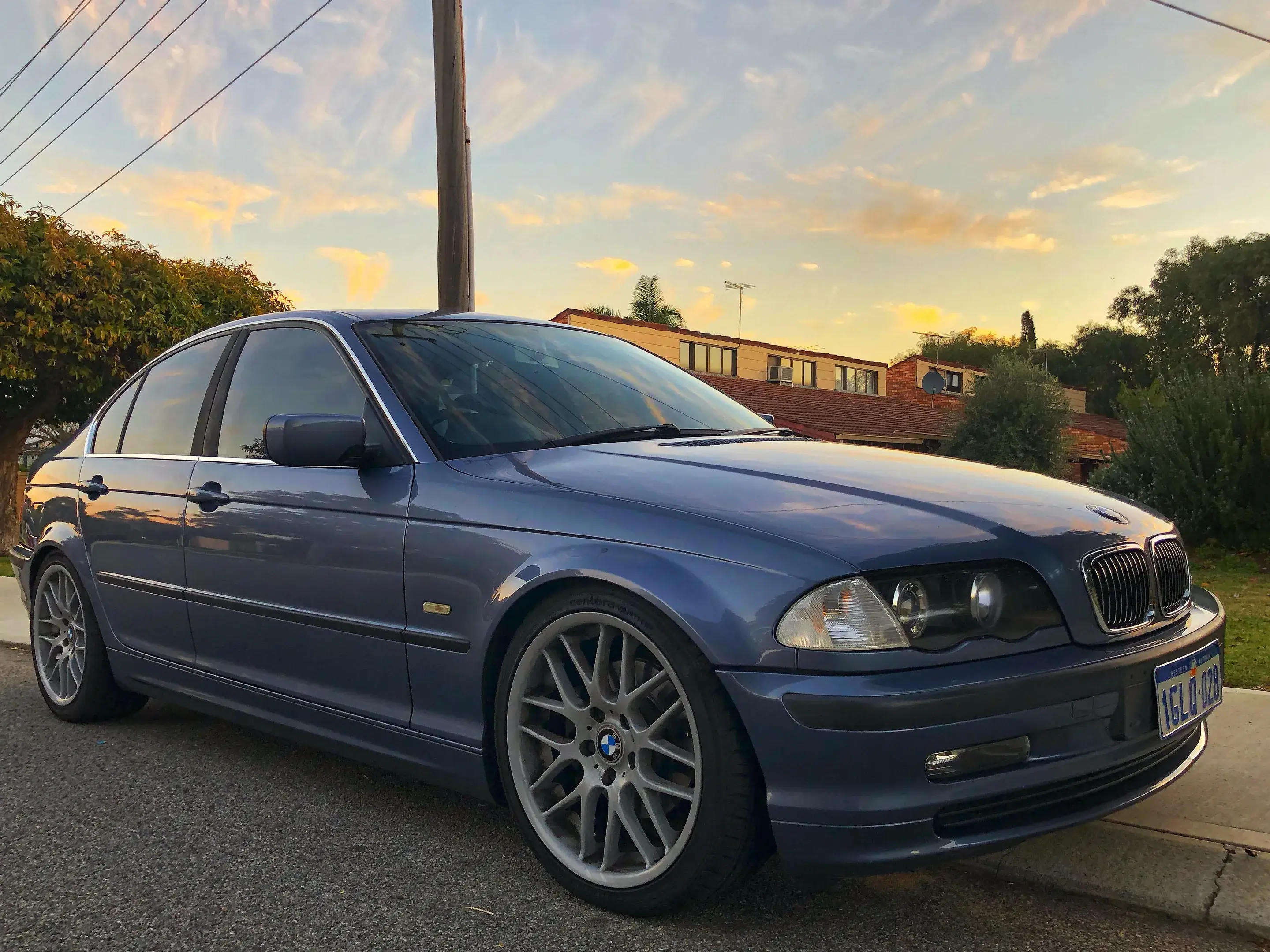 BMW E46 325i – Huyền Thoại Động Cơ 6 Máy Thẳng Hàng Đáng Sưu Tầm Nhất 4 bmw e46 325i - Hình 2