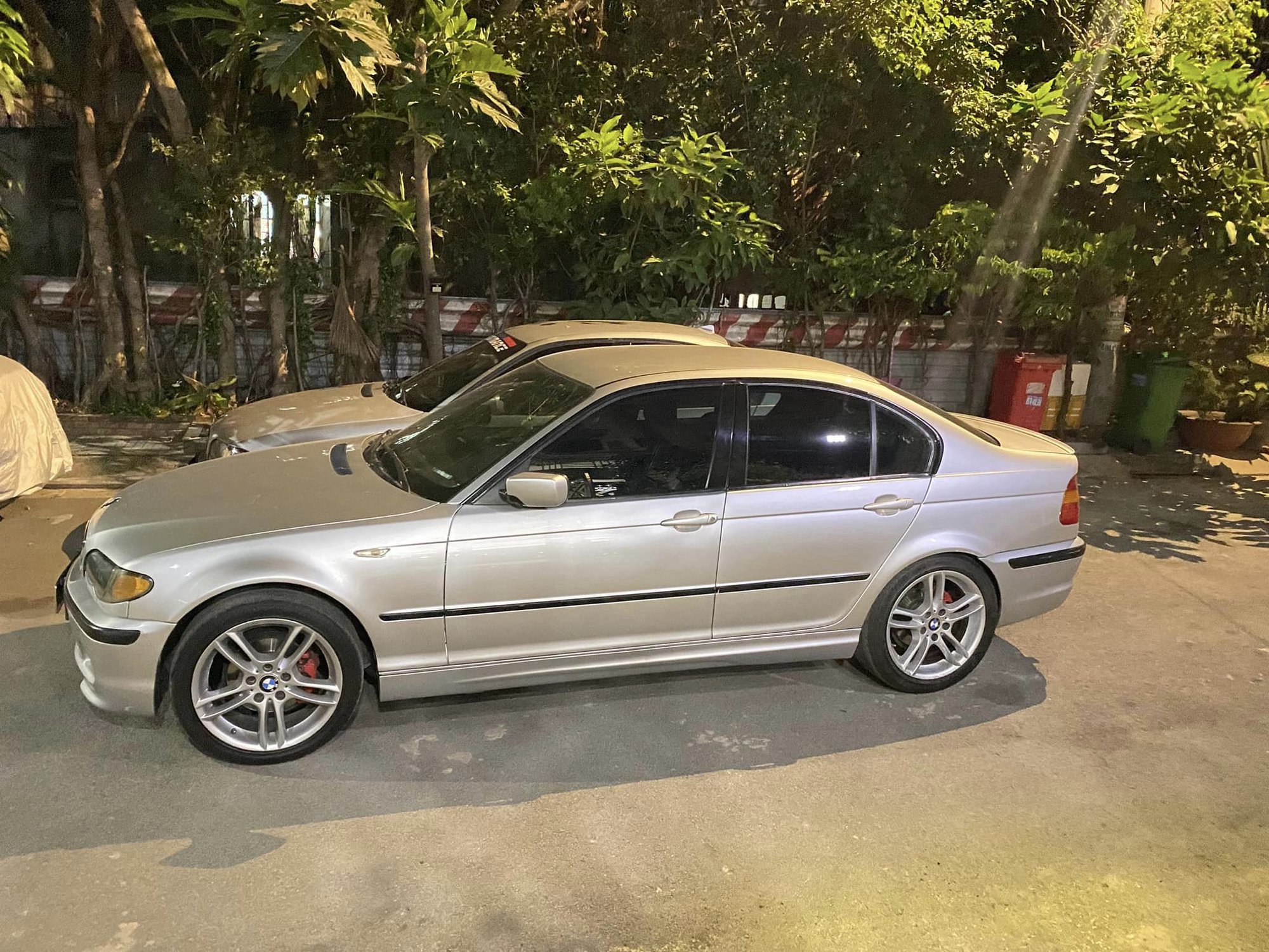 BMW E46 Giá Bao Nhiêu? Cập Nhật Bảng Giá Chi Tiết & Kinh Nghiệm Mua Xe Cũ 2024 4 bmw e46 giá - Hình 2