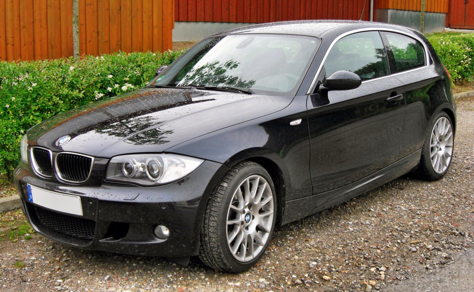 BMW E81: Mọi Điều Cần Biết Về Chiếc Hatchback Huyền Thoại Của Dòng 1-Series 2 bmw e81 - Hình 3