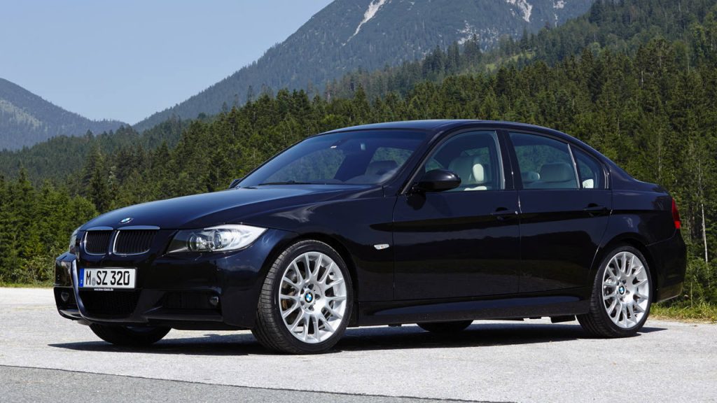BMW E90 320i: Đánh giá toàn diện từ động cơ, vận hành đến kinh nghiệm mua xe cũ 1 bmw e90 320i - Hình 5