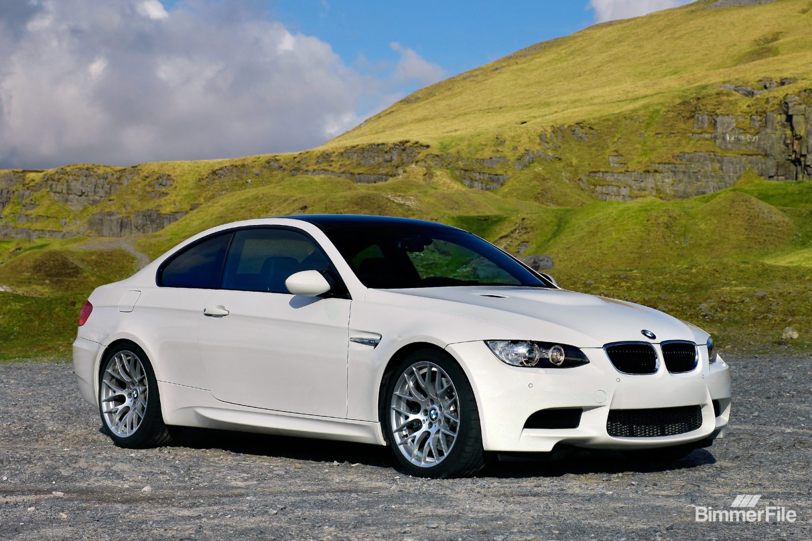 BMW E92: Huyền Thoại Coupe Dẫn Động Cầu Sau Đáng Mua Nhất Mọi Thời Đại 3 bmw e92 - Hình 2