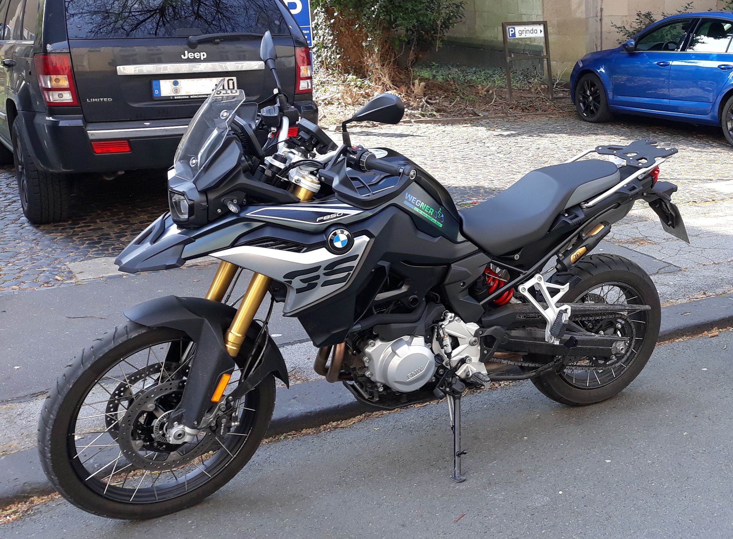 BMW F850GS: Đánh giá toàn diện mẫu Adventure tầm trung đáng mua nhất 2025 3 bmw f850gs - Hình 3