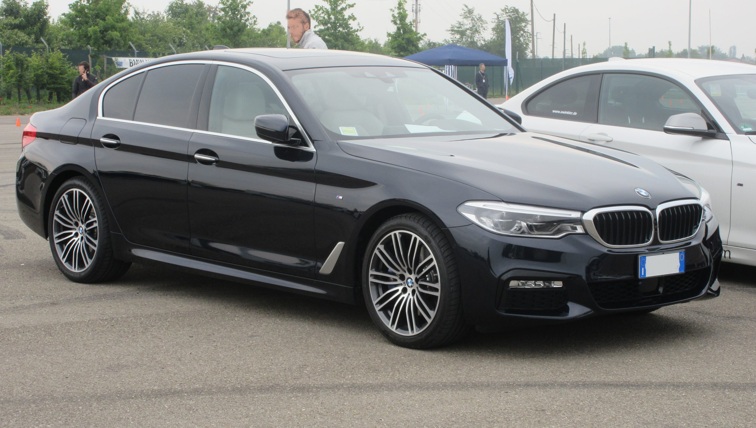 BMW G30: Đẳng Cấp Sedan Hạng Sang Định Nghĩa Lại Chuẩn Mực 1 bmw g30 - Hình 5