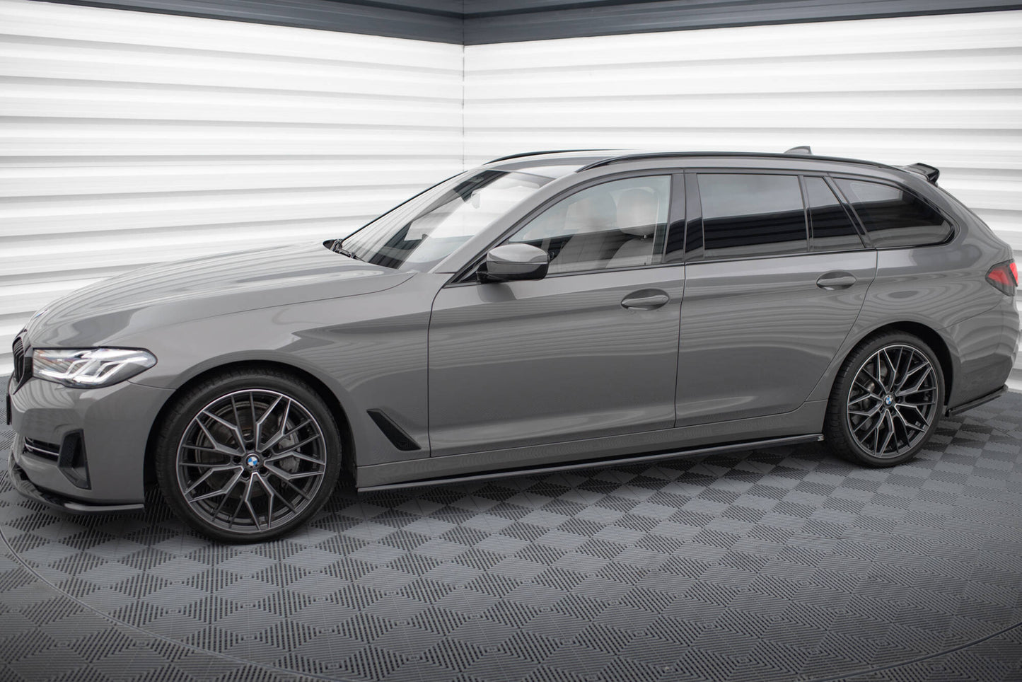 BMW G31: Đánh Giá Chi Tiết Xe Touring Hạng Sang Đáng Mua Nhất 2024 2 bmw g31 - Hình 4