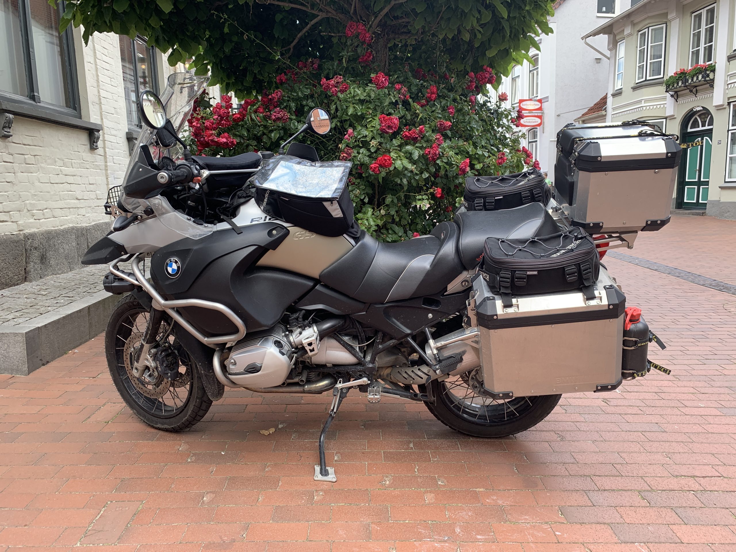 BMW GSR1200: Đánh Giá Chi Tiết Và Những Điều Cần Biết Về Mẫu Xe Huyền Thoại 3 bmw gsr1200 - Hình 3