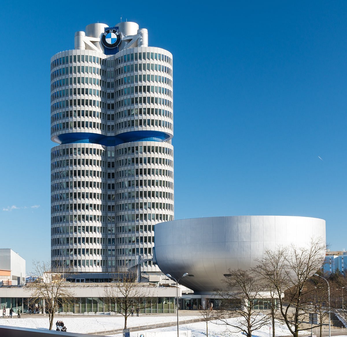 BMW Headquarters Munich: Biểu Tượng Kiến Trúc và Trái Tim Của Đế Chế Ô Tô Đức 2 bmw headquarters munich - Hình 3