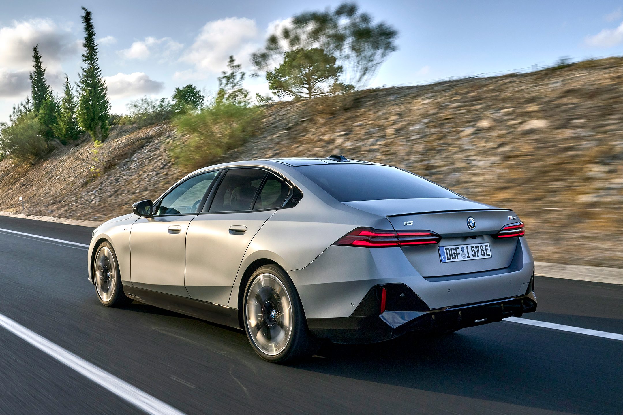 BMW i5: Bước Ngoặt Điện Hóa Của Dòng Sedan Hạng Sang Thương Hiệu Đức 3 bmw i5 - Hình 2