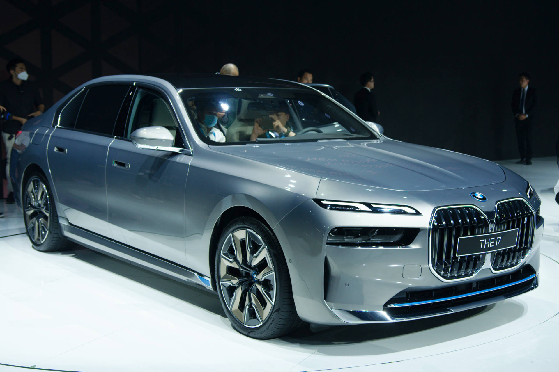 BMW i7 Giá Bao Nhiêu? Bảng Giá, Thông Số & Đánh Giá Chi Tiết 2024 4 bmw i7 giá - Hình 2