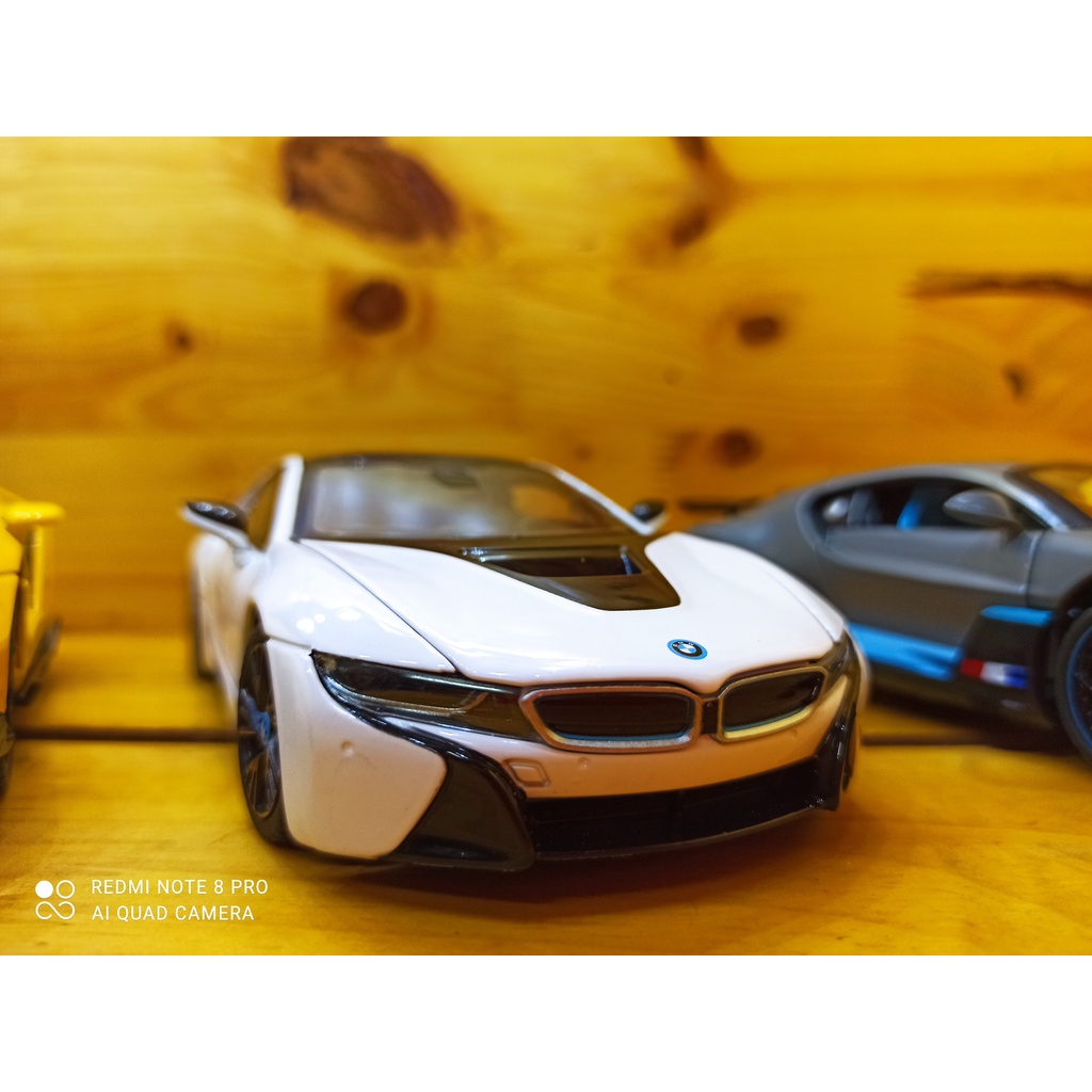 BMW i8 1 24: Giải Mã Chi Tiết Về Mẫu Siêu Xe Hybrid Huyền Thoại 2 bmw i8 1 24 - Hình 4