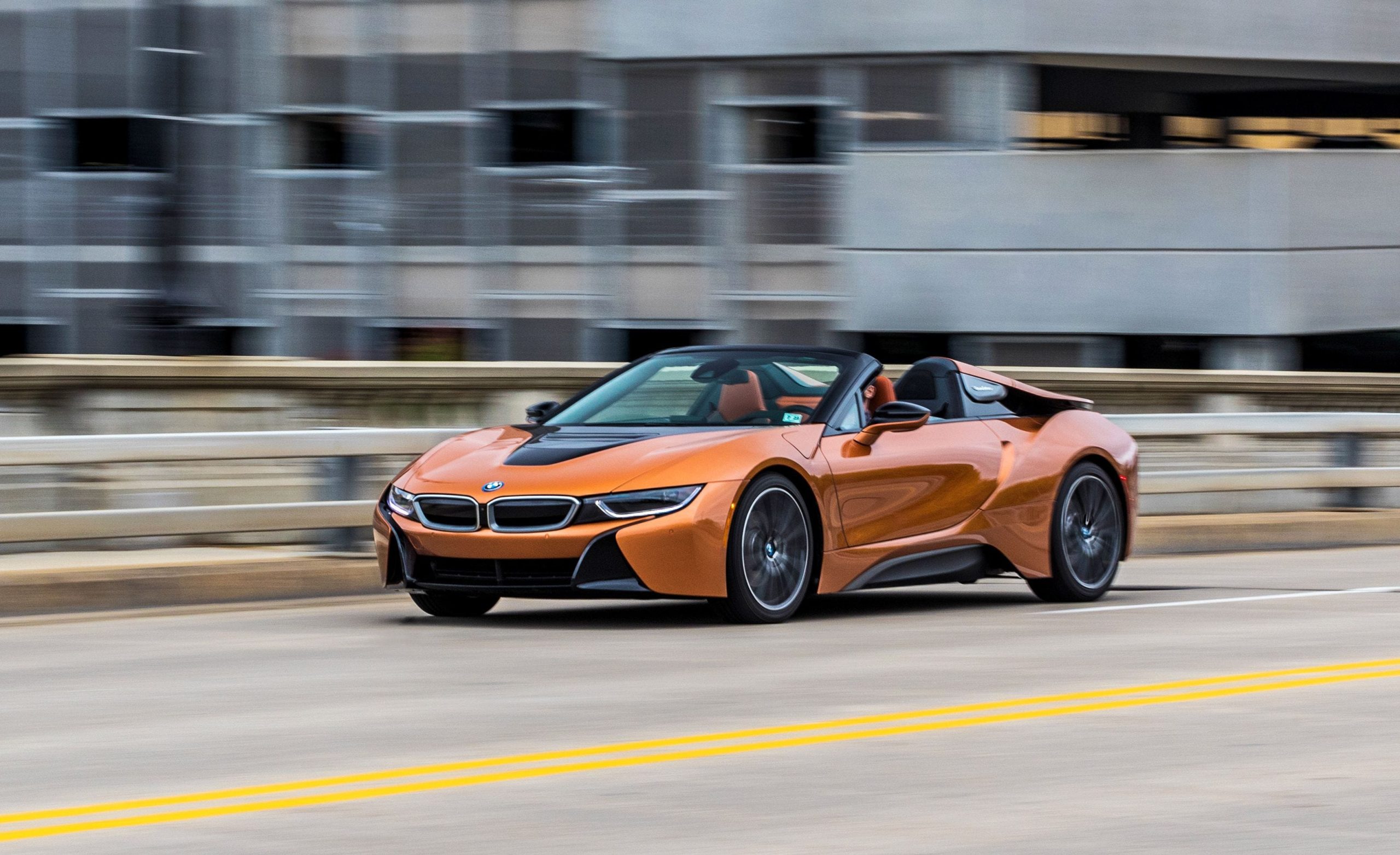 BMW i8 MSRP: Giá niêm yết, các phiên bản và chi phí lăn bánh chi tiết nhất 4 bmw i8 msrp - Hình 2