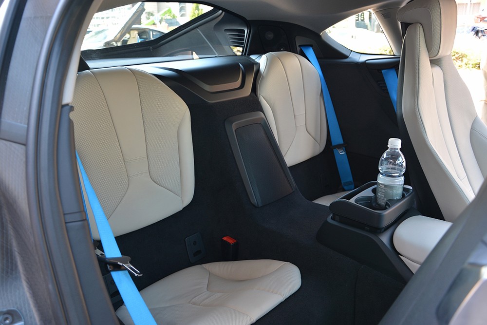 BMW i8 Nội Thất: Đẳng Cấp Công Nghệ Và Sự Kết Hợp Hoàn Hảo Giữa Tương Lai Và Sang Trọng 3 bmw i8 nội thất - Hình 3
