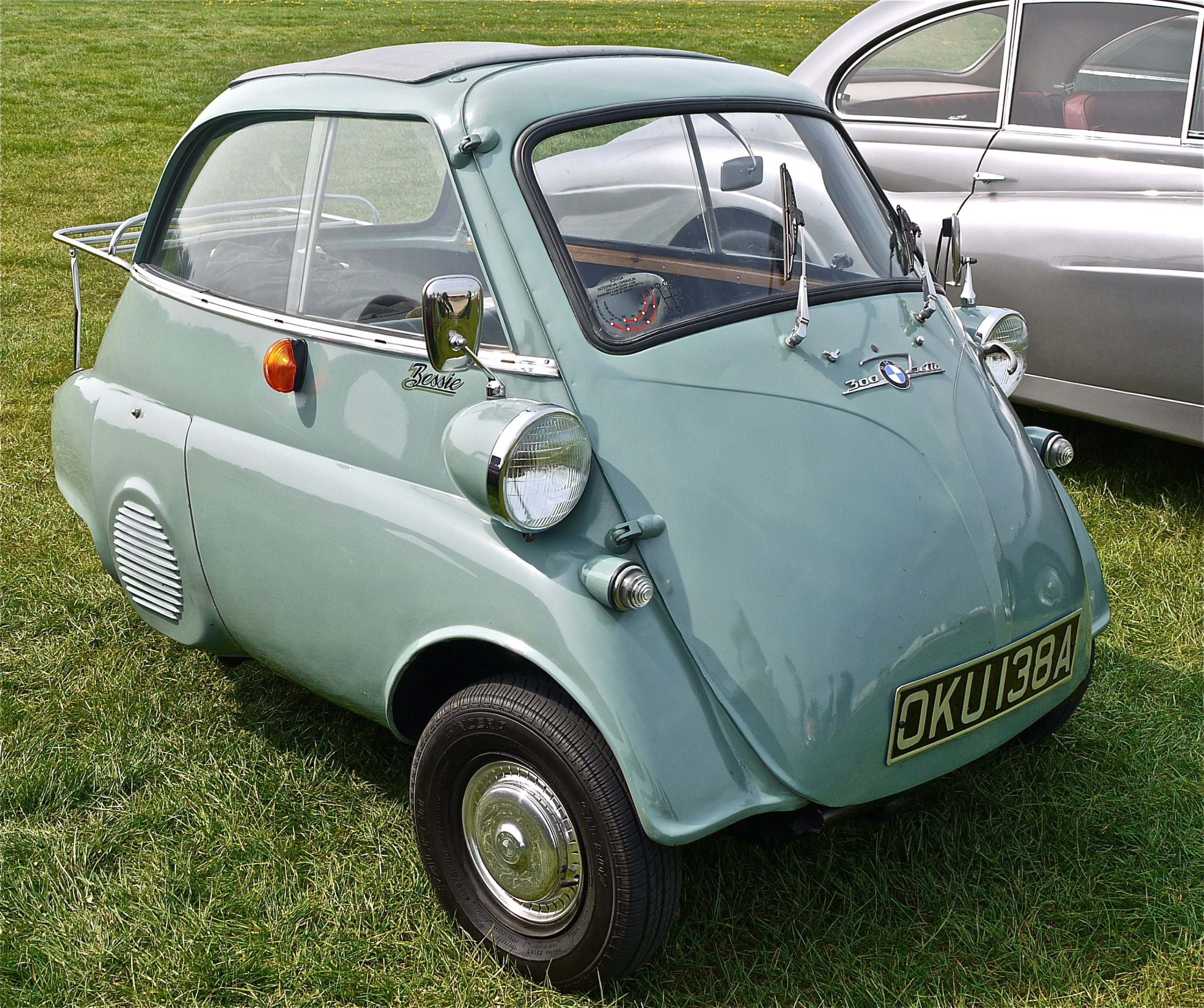BMW Isetta: Huyền Thoại Xe Hơi Tí Hon Định Hình Lại Giao Thông Đô Thị 3 bmw isetta - Hình 3