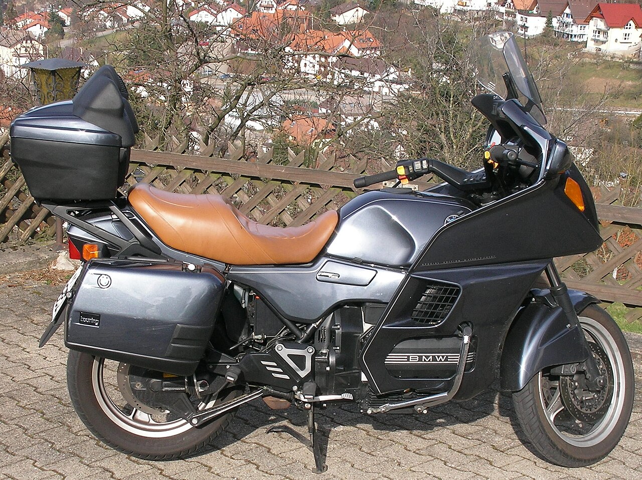 BMW K1100: Huyền Thoại Động Cơ K-Series Bốn Xi-Lanh Đáng Sưu Tầm Nhất 3 bmw k1100 - Hình 3