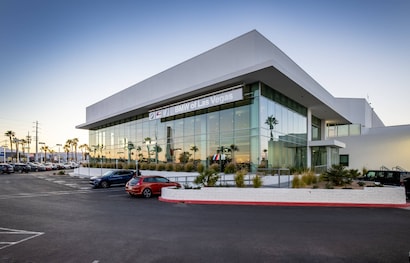 BMW Las Vegas: Trải Nghiệm Xe Sang Tại Thành Phố Ánh Sáng 4 bmw las vegas - Hình 2
