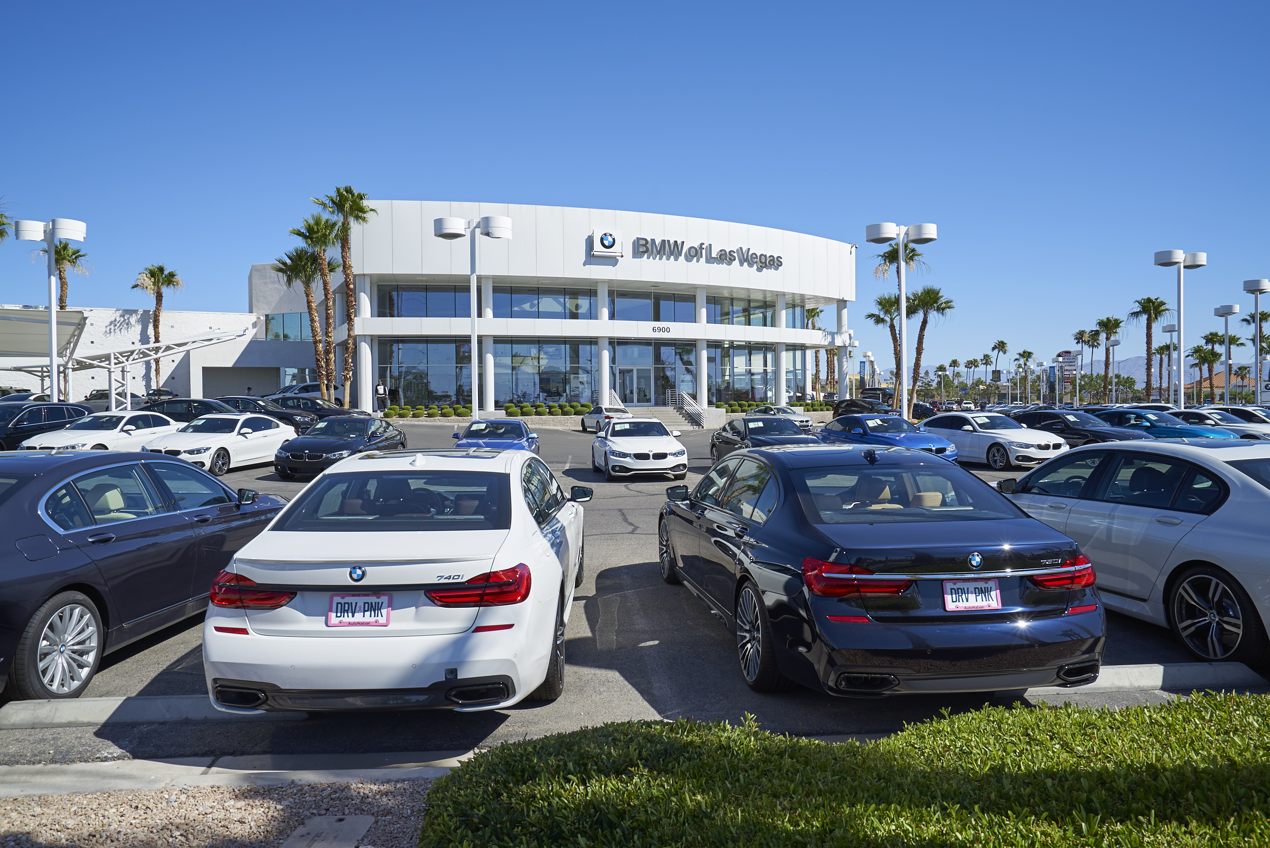 BMW Las Vegas: Trải Nghiệm Xe Sang Tại Thành Phố Ánh Sáng 3 bmw las vegas - Hình 3