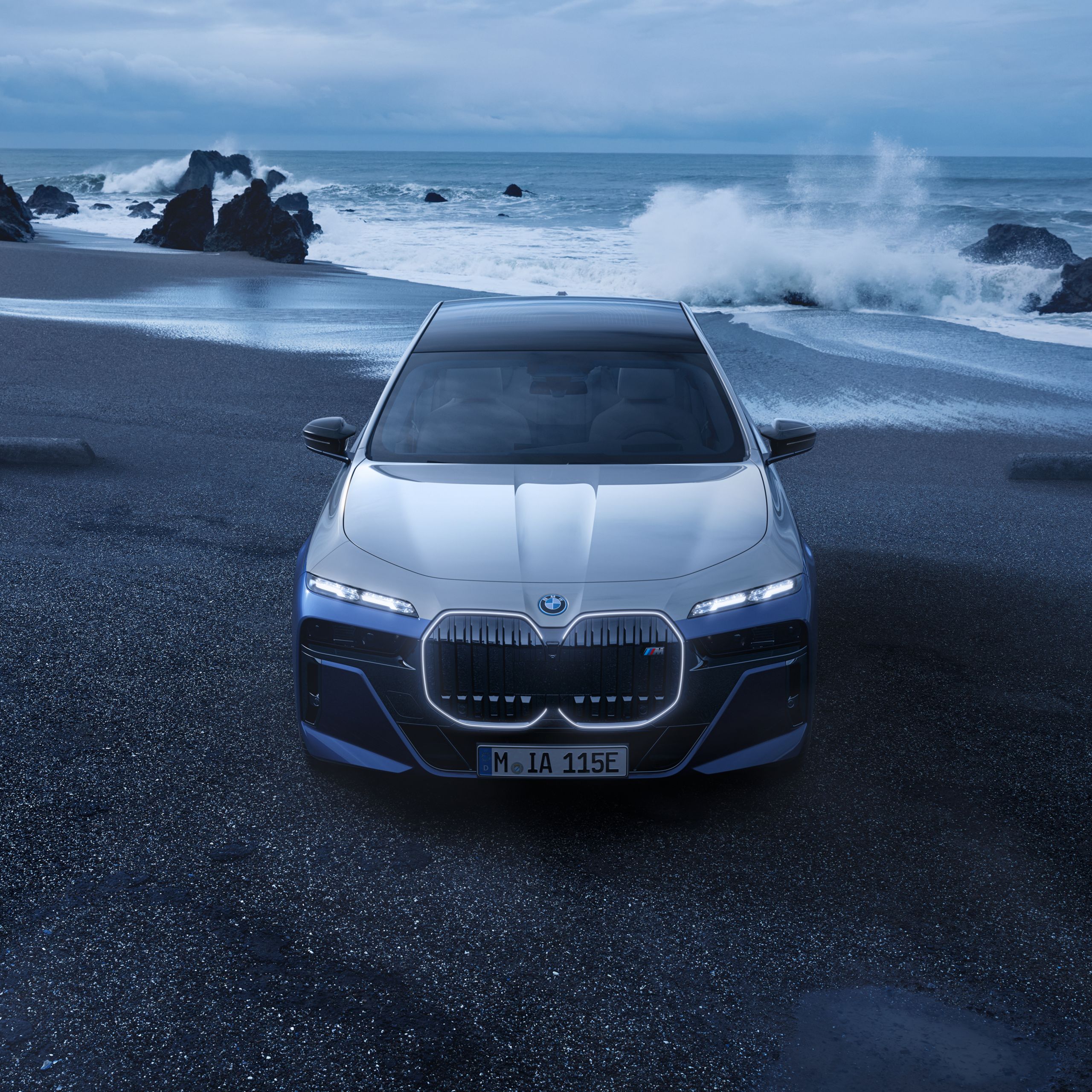 BMW Luxury Cars: Đẳng Cấp Xa Hoa Đức Vượt Thời Gian 3 bmw luxury cars - Hình 1