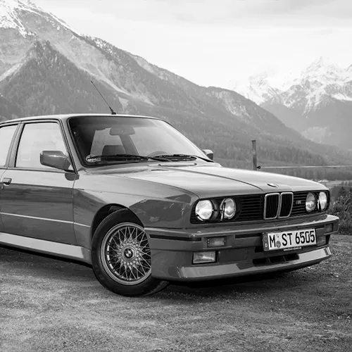 BMW M3: Huyền Thoại Sedan Hiệu Suất Cao Đã Làm Nên Lịch Sử 3 bmw m3 - Hình 3