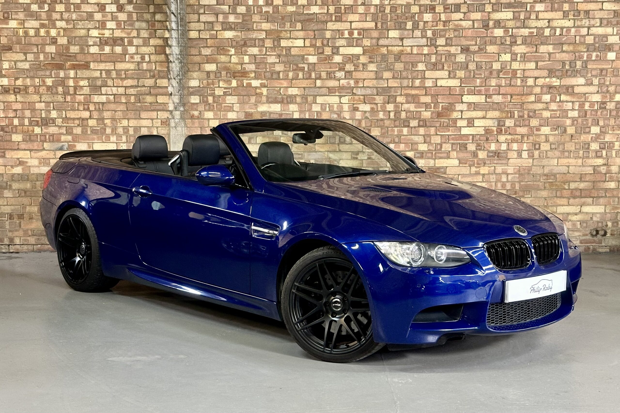 BMW M3 E93: Đỉnh Cao Của Dòng M3 Mui Trần – Có Đáng Để Sở Hữu? 2 bmw m3 e93 - Hình 2