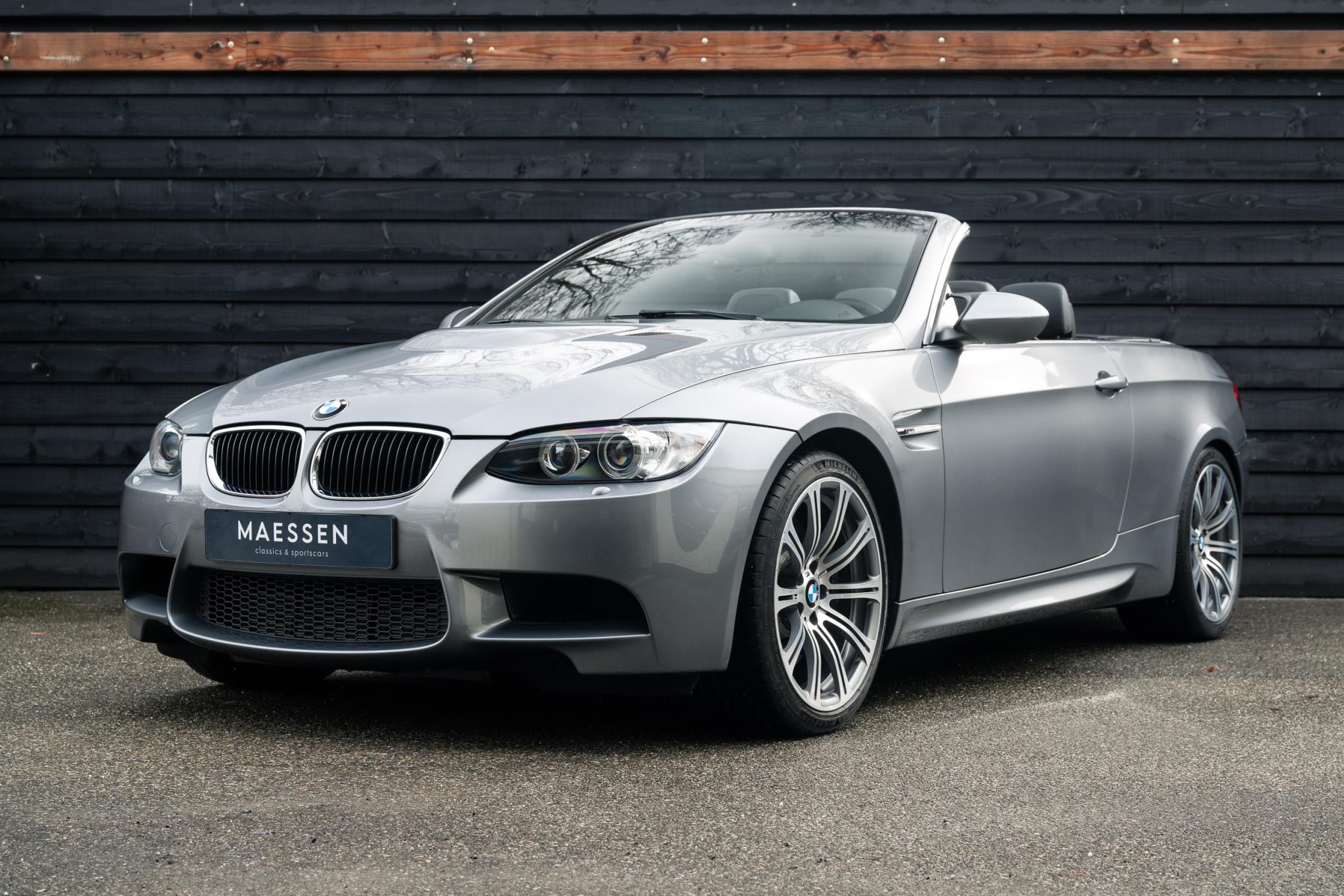 BMW M3 E93: Đỉnh Cao Của Dòng M3 Mui Trần – Có Đáng Để Sở Hữu? 3 bmw m3 e93 - Hình 1
