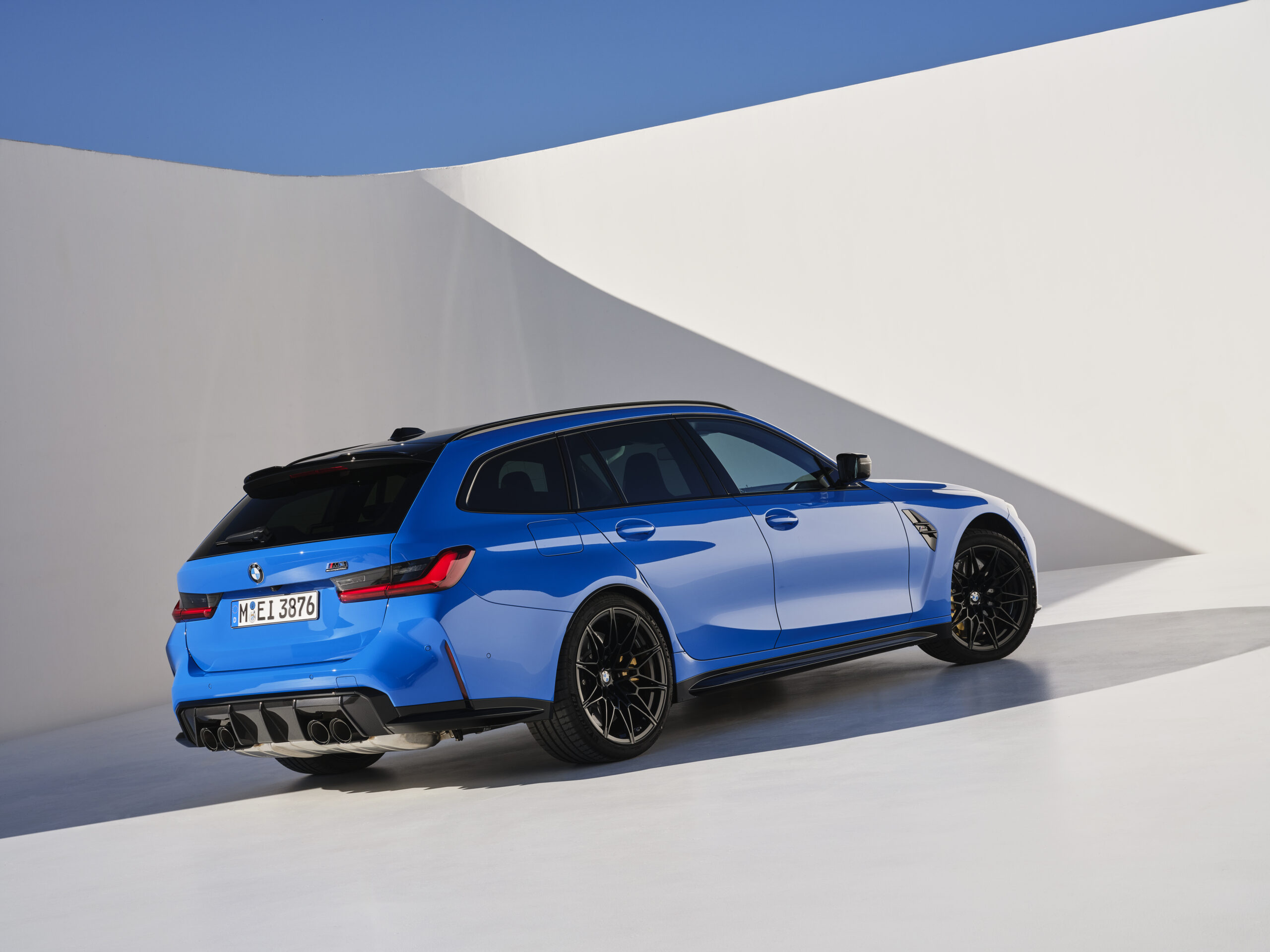 BMW M3 Hatchback: Sự Thật Về Chiếc Xe Thể Thao Đa Dụng Chưa Từng Được Sản Xuất 2 bmw m3 hatchback - Hình 3