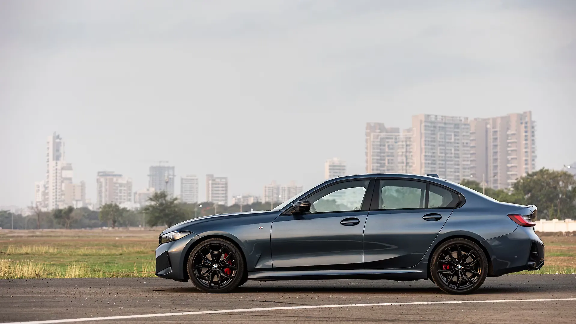 BMW M340i: Đẳng Cấp Sedan Hiệu Suất Cao Không Thể Bỏ Lỡ 4 bmw m340i - Hình 2