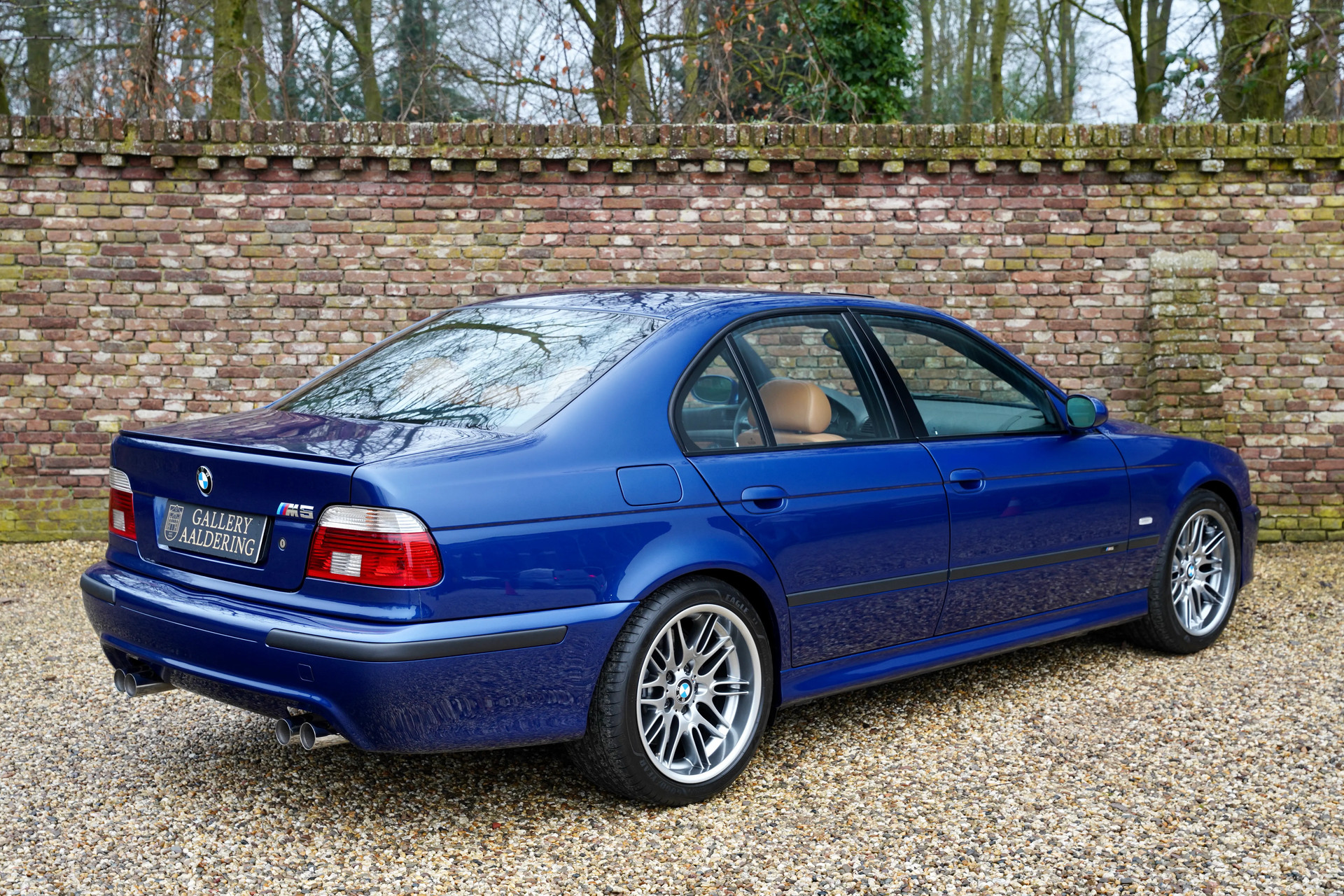 BMW M5 E39: Huyền Thoại Sedan Hiệu Suất Cao Vượt Thời Gian 1 bmw m5 e39 - Hình 4