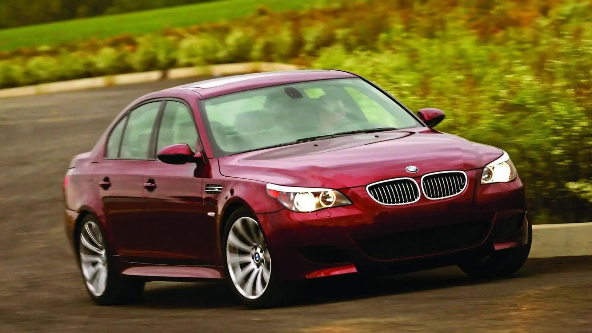 BMW M5 E60: Huyền Thoại V10 – Kiệt Tác Của Kỷ Nguyên Vàng 3 bmw m5 e60 - Hình 3