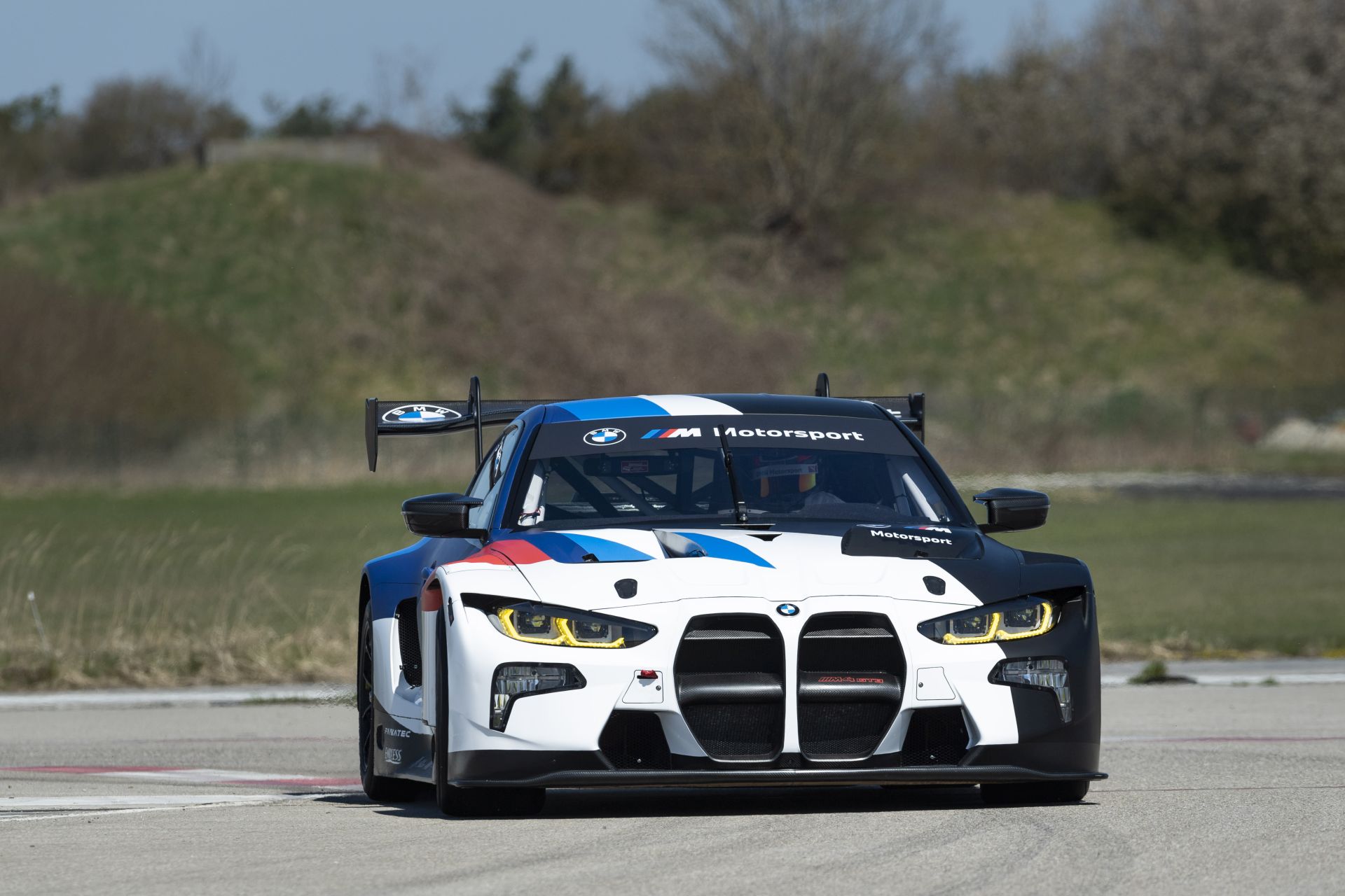 BMW M6 GT3: Cỗ Máy Đường Đua Chinh Phục Mọi Thử Thách 2 bmw m6 gt3 - Hình 4