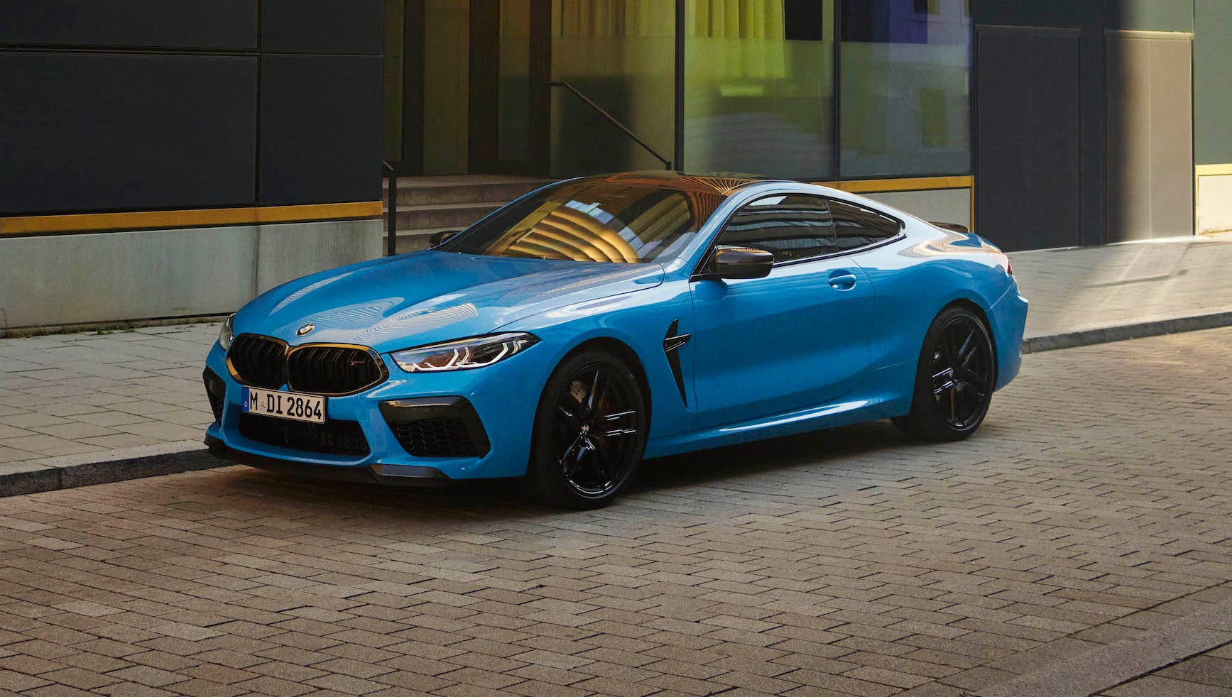 BMW M8 Competition Coupe Price: Phân Tích Chi Tiết Giá Xe, Trang Bị và Chi Phí Lăn Bánh 2024 2 bmw m8 competition coupe price - Hình 4