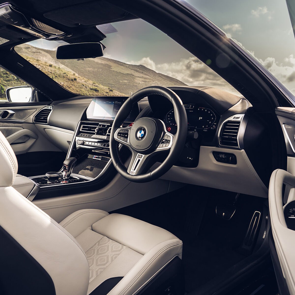 BMW M8 Interior: Đẳng Cấp Xa Hoa Và Công Nghệ Đỉnh Cao Trong Từng Chi Tiết 1 bmw m8 interior - Hình 5