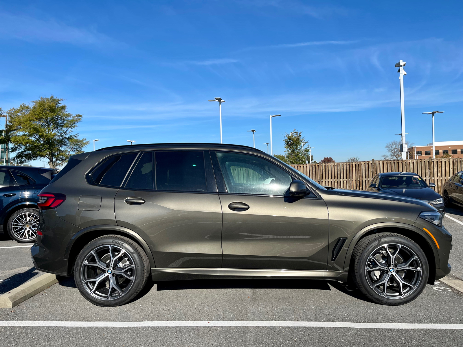 BMW Manhattan: Trải Nghiệm Đẳng Cấp Xe Hơi Hạng Sang Tại Trung Tâm New York 2 bmw manhattan - Hình 4