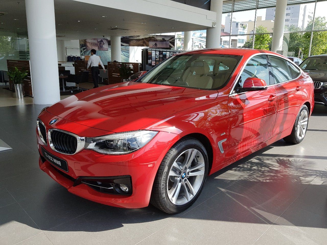 BMW Màu Đỏ: Biểu Tượng Của Tốc Độ, Đam Mê Và Cá Tính Trên Từng Cung Đường 3 bmw màu đỏ - Hình 3