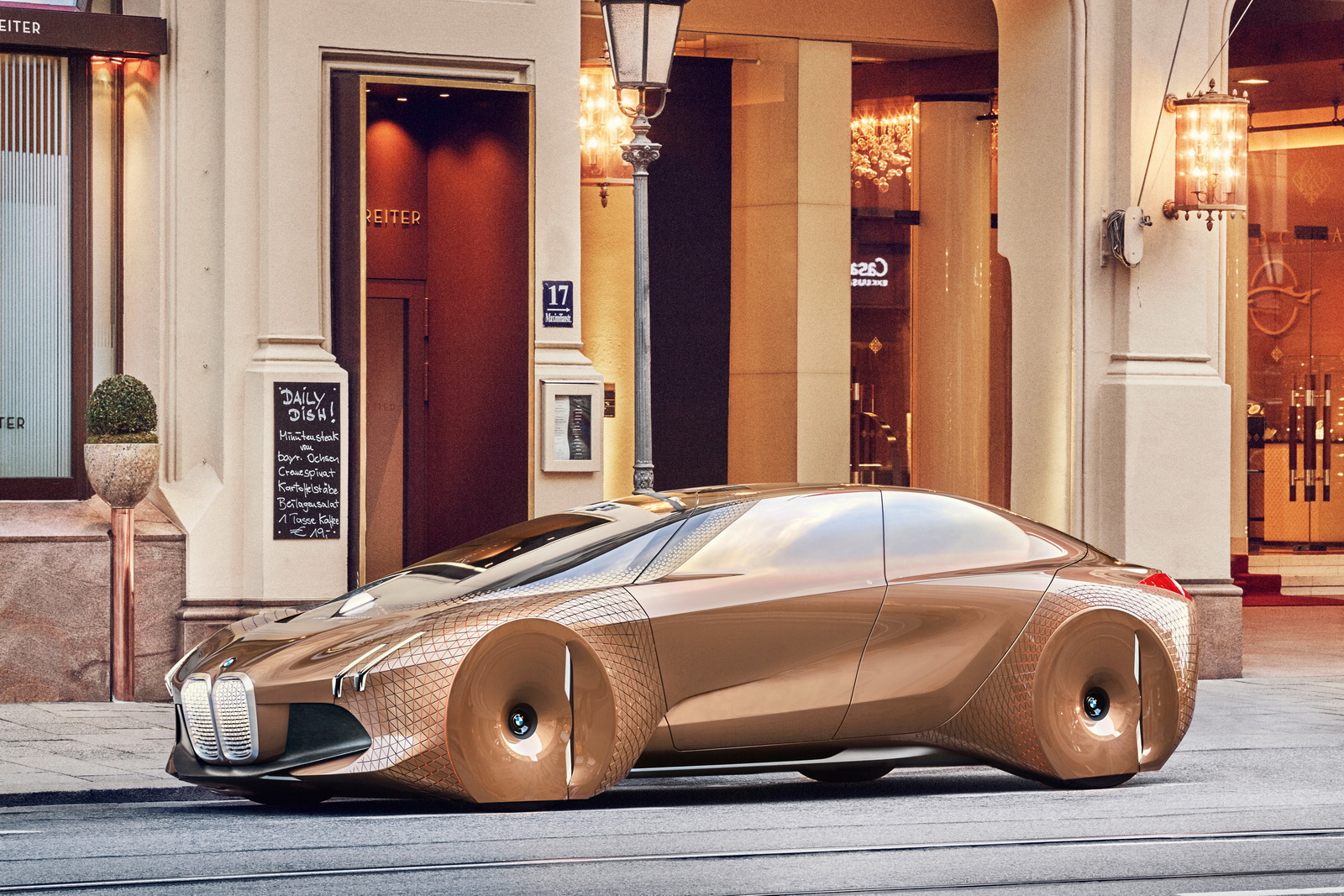 bmw next 100 - Hình 3
