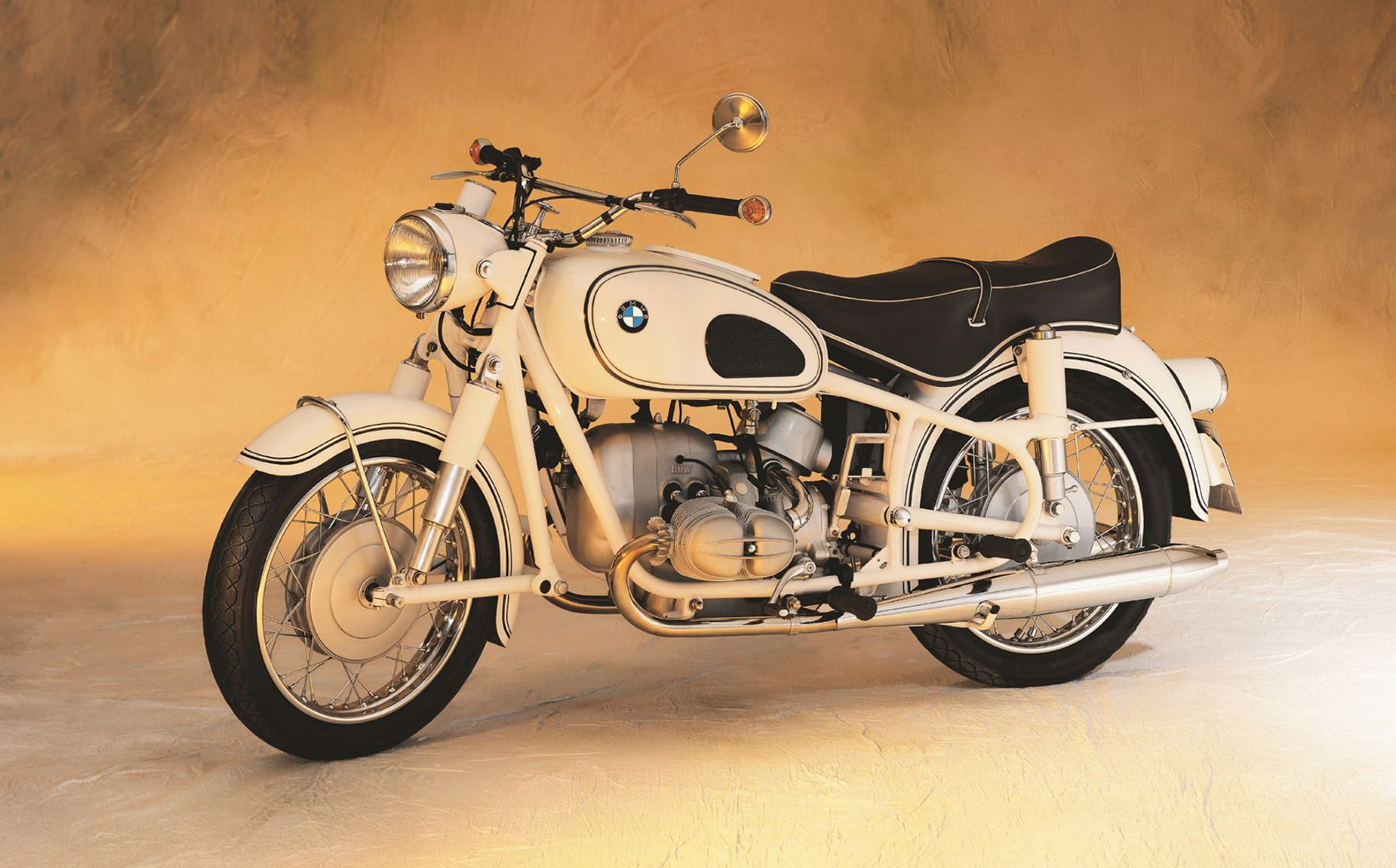 BMW R69S: Huyền Thoại Boxer Hai Xi-Lanh Khuấy Động Làng Xe Cổ Điển 4 bmw r69s - Hình 2