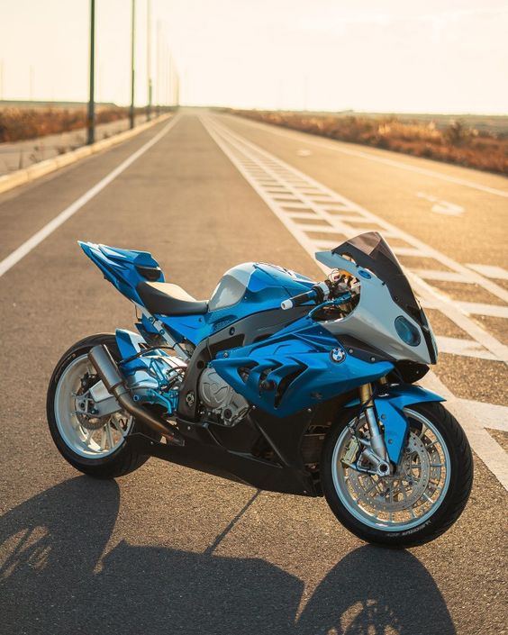 BMW S1000RR Max Speed: Khám Phá Giới Hạn Tốc Độ Của Siêu Mô Tô Đức 2 bmw s1000rr max speed - Hình 3