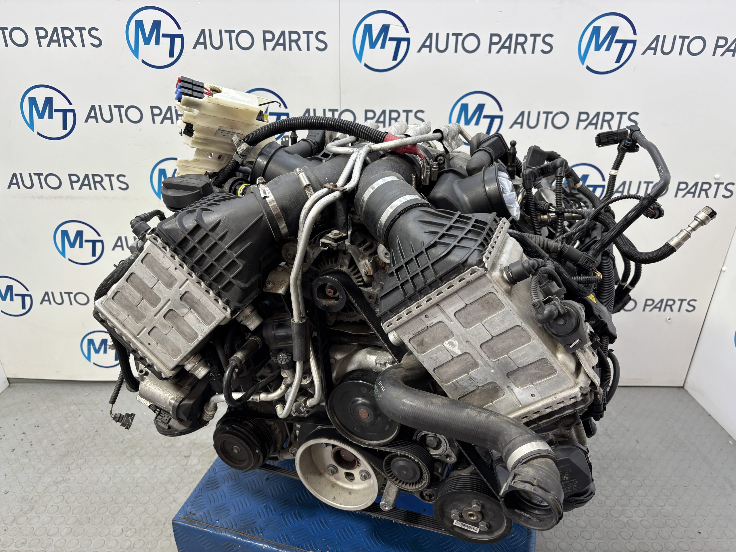 BMW S63: Cỗ Máy V8 Twin-Turbo Huyền Thoại Định Nghĩa Sức Mạnh Hiệu Suất Cao 1 bmw s63 - Hình 5