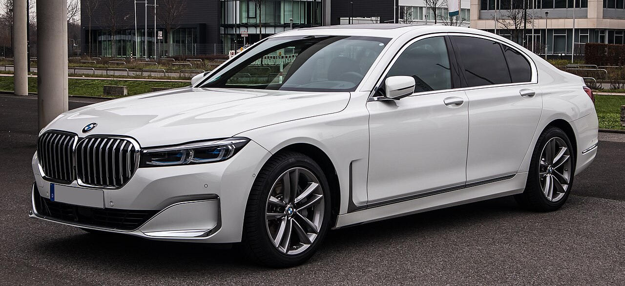BMW The 7: Đỉnh Cao Sang Trọng và Công Nghệ Trong Phân Khúc Sedan Hạng Sang 3 bmw the 7 - Hình 2