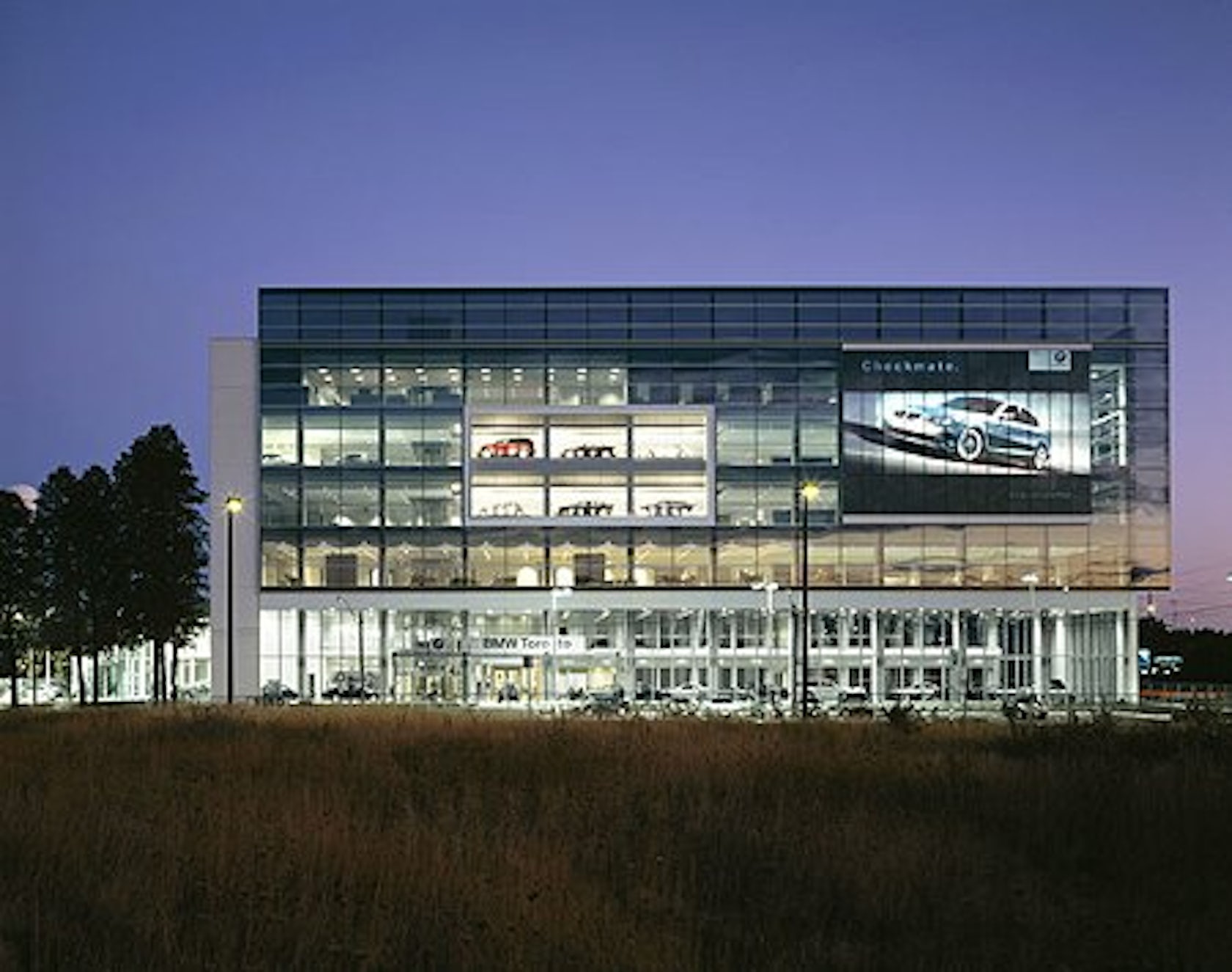 BMW Toronto: Trải Nghiệm Xe Sang Đỉnh Cao Tại Thành Phố Lớn Nhất Canada 1 bmw toronto - Hình 4