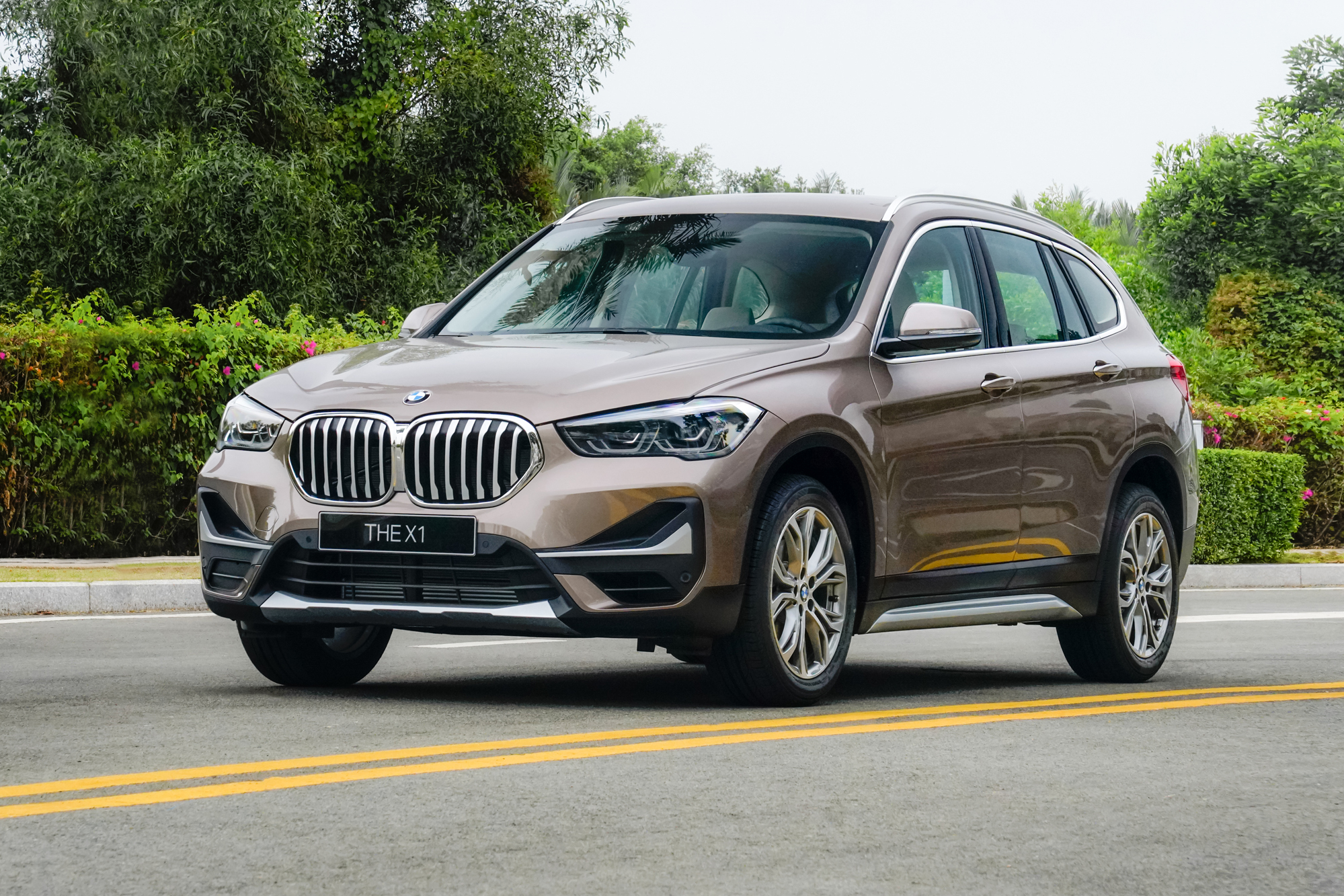 bmw x1 giá